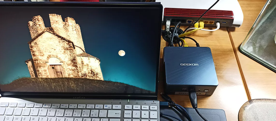 Kleines Büro einrichten: Wie man einen funktionalen Arbeitsbereich auch auf wenigen Quadratmetern gestaltet